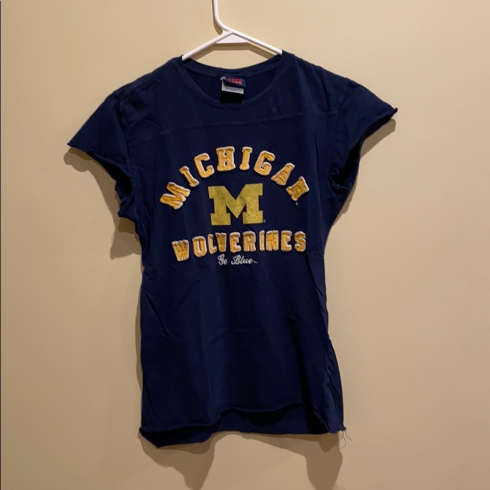 University of Michigan shirt size kids large